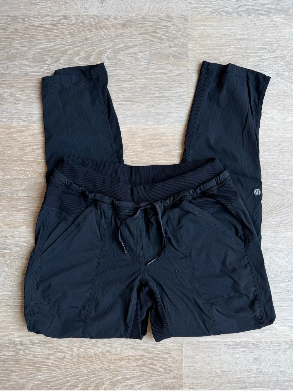 lululemon athletica cropped black